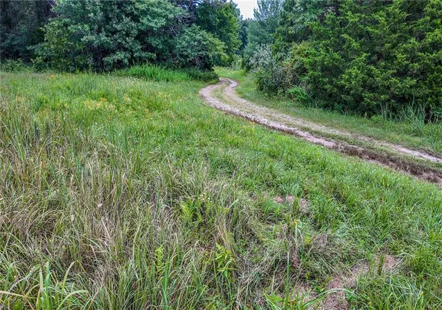 4th image of 1825 Ne 251 Rd, Osceola, MO 64776 | MLS# 2633163