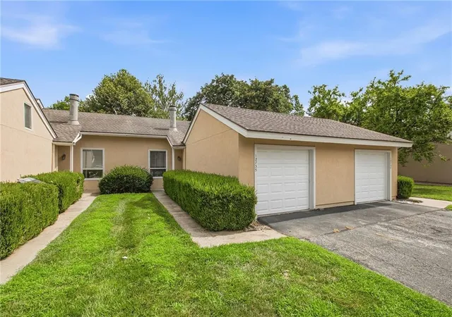 Photo 2 of Townhouse for sale at 12735 W 109th Street, Overland Park, KS 66210 | MLS# 2633177 | Listing updated on 2026-09-29