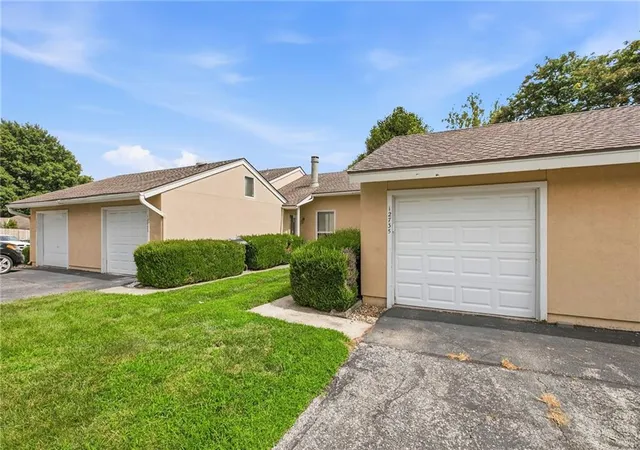Photo 3 of Townhouse for sale at 12735 W 109th Street, Overland Park, KS 66210 | MLS# 2633177 | Listing updated on 2026-09-29
