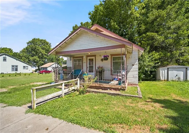 1st image of 243 E 5th Avenue, Garnett, KS 66032 | MLS# 2633181