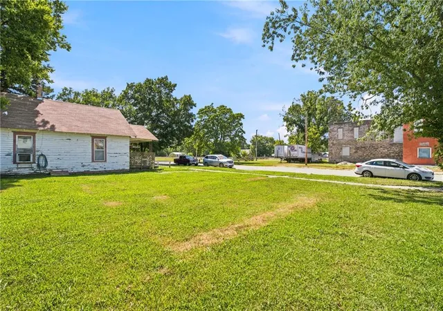 28th image of 243 E 5th Avenue, Garnett, KS 66032 | MLS# 2633181