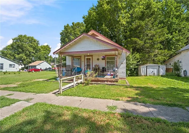 3rd image of 243 E 5th Avenue, Garnett, KS 66032 | MLS# 2633181