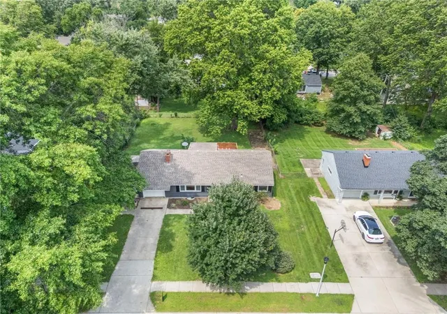 Photo 3 of Single family home for sale at 6814 W 73rd Street, Overland Park, KS 66204 | MLS# 2633192 | Listing updated on 2026-09-26