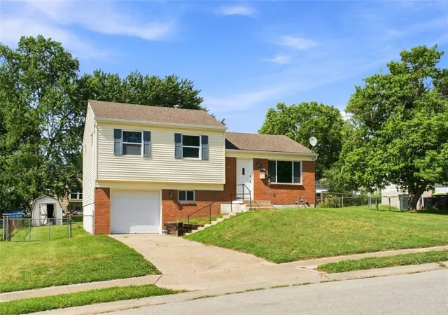 Photo 3 of Single family home for sale at 16104 E 32nd Street S, Independence, MO 64055 | MLS# 2633195 | Listing updated on 2026-09-19