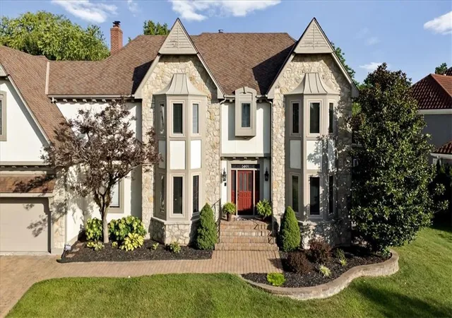 47th image of 5801 W 130th St, Leawood, KS 66209 | MLS# 2633196