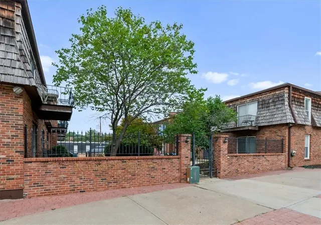 25th image of 4426 Jarboe St #1, Kansas City, MO 64111 | MLS# 2633200