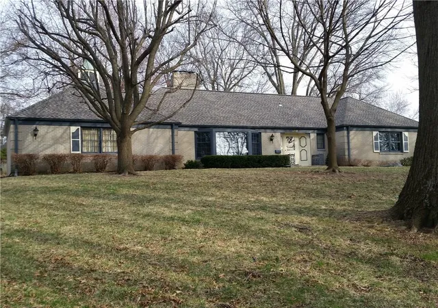 Photo 1 of Sale Pending at 9715 Sagamore Rd, Leawood, KS 66206 | MLS# 2633206 | Listing updated on 2026-09-21