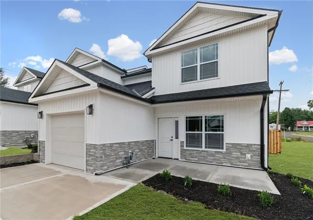 Photo 4 of Sale Pending at 117 E 3rd Street, Lawson, MO 64062 | MLS# 2633209 | Listing updated on 2026-08-14
