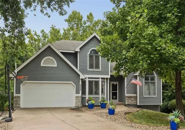 Photo 1 of Sale Pending at 5224 N Main St, Kansas City, MO 64118 | MLS# 2633210 | Listing updated on 2026-08-20