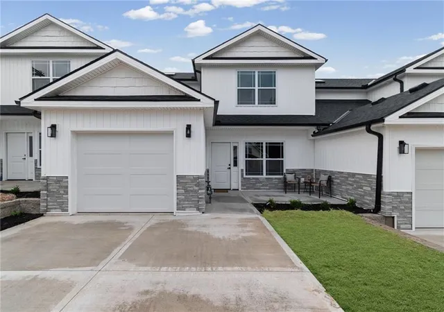 Photo 2 of Townhouse for sale at 115 E 3rd Street, Lawson, MO 64062 | MLS# 2633211 | Listing updated on 2026-09-05