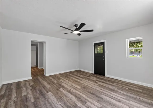 5th image of 207 W 3Rd St, Creighton, MO 64739 | MLS# 2633212