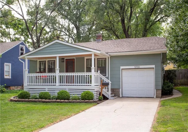 3rd image of 5700 Reeds Rd, Mission, KS 66202 | MLS# 2633217