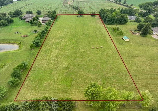 1st image of 19185 Antioch Rd, Bucyrus, KS 66013 | MLS# 2633229