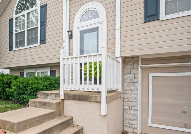 Photo 3 of Sale Pending at 612 Ne Cumberland Dr, Blue Springs, MO 64014 | MLS# 2633232 | Listing updated on 2026-07-27