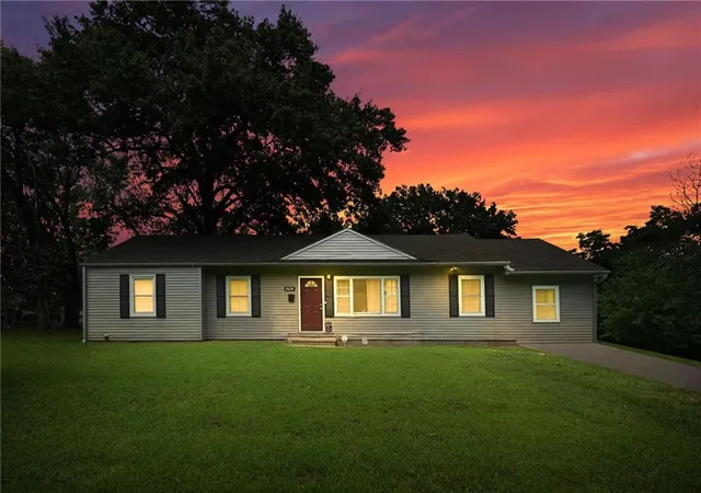 Photo 2 of Single family home for sale at 8604 E 53rd Terrace, Kansas City, MO 64129 | MLS# 2633240 | Listing updated on 2026-10-01