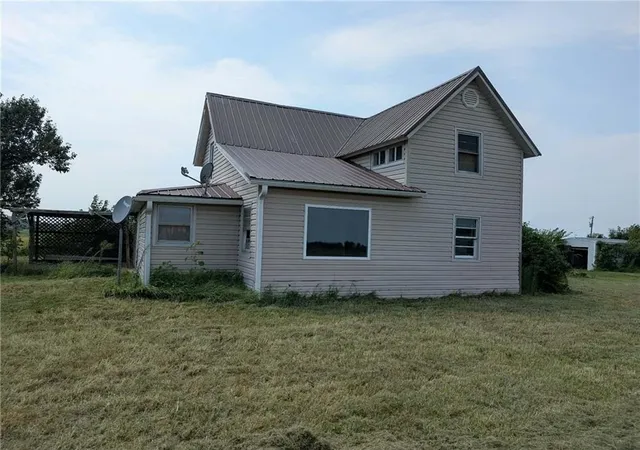 2nd image of 17841 Se Wabaunsee Rd, Kincaid, KS 66039 | MLS# 2633252