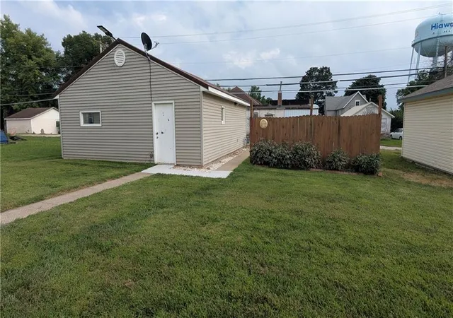 Photo 2 of Single family home for sale at 609 Pottawatomie St, Hiawatha, KS 66434 | MLS# 2633257 | Listing updated on 2026-07-28
