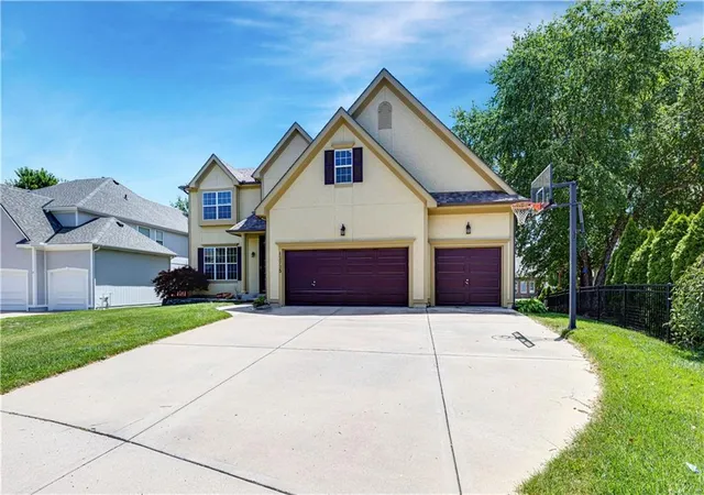 3rd image of 12725 W 138Th St, Overland Park, KS 66221 | MLS# 2633258