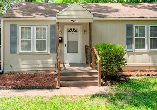 Photo 3 of Single family home for sale at 9248 Mcgee St, Kansas City, MO 64114 | MLS# 2633264 | Listing updated on 2026-09-28