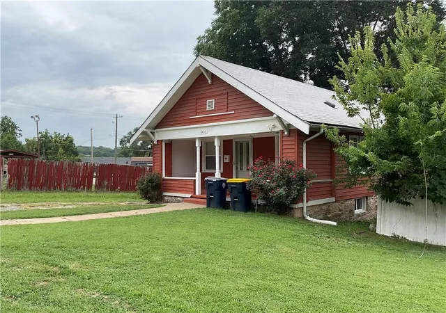 Photo 3 of Single family home for sale at 4430 Montgall Ave, Kansas City, MO 64130 | MLS# 2633271 | Listing updated on 2026-08-24