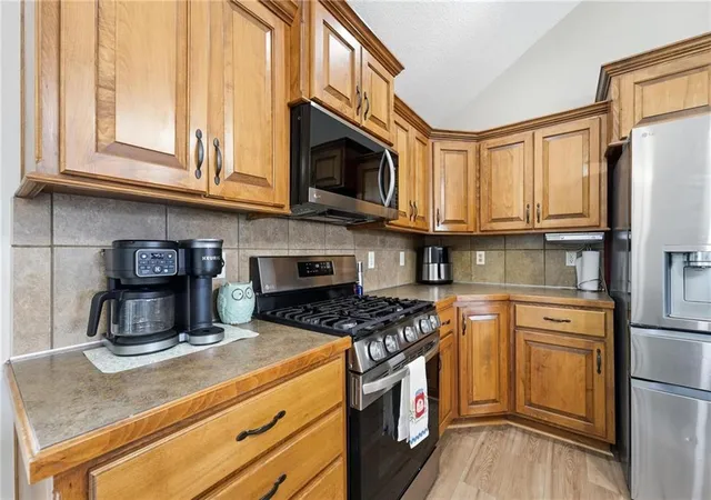 Photo 2 of Sale Pending at 10220 N Lewis Ave, Kansas City, MO 64157 | MLS# 2633273 | Listing updated on 2026-08-13