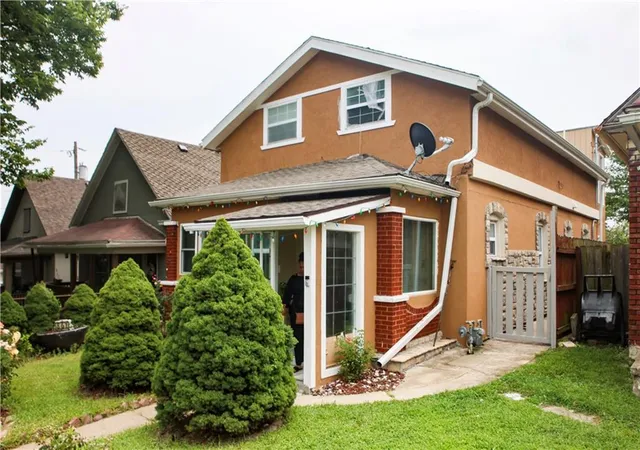 Photo 3 of Single family home for sale at 861 Ohio Ave, Kansas City, KS 66101 | MLS# 2633274 | Listing updated on 2026-08-05