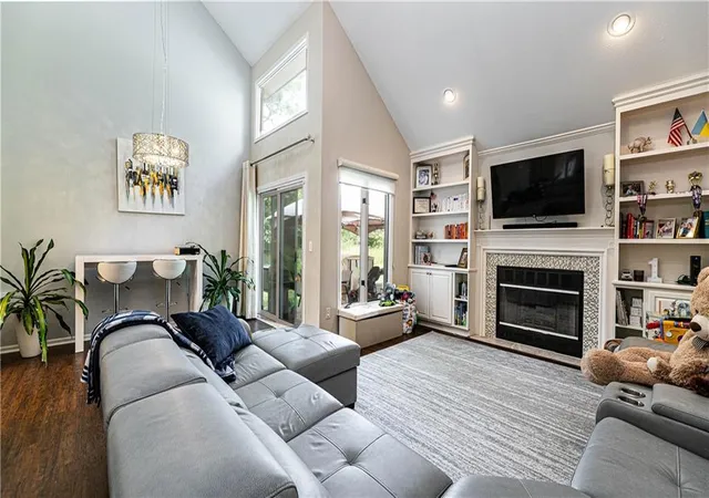 Photo 2 of Townhouse for sale at 627 Nw Timberbrooke Dr, Lees Summit, MO 64081 | MLS# 2633276 | Listing updated on 2026-09-19