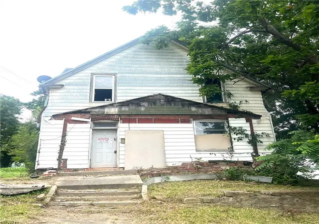 1st image of 108 Clayton St, St Joseph, MO 64504 | MLS# 2633280