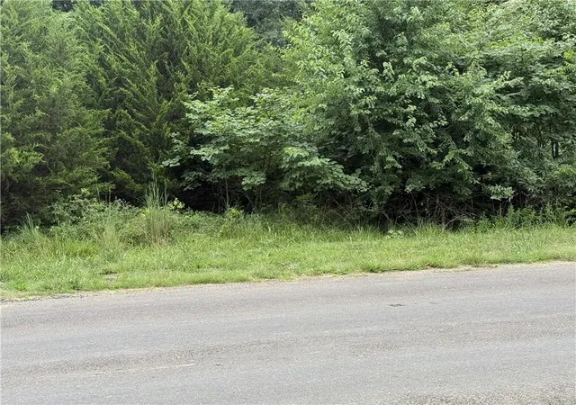 1st image of 105 Holiday Dr, Linn Valley, KS 66040 | MLS# 2633282