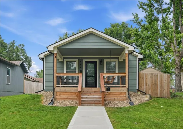 1st image of 1118 Pacific Ave, Osawatomie, KS 66064 | MLS# 2633283