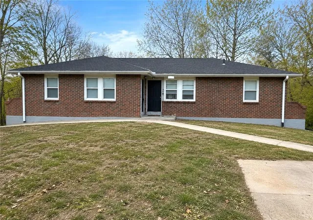 1st image of 226 Se 101st Rd, Warrensburg, MO 64093 | MLS# 2633285