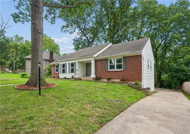 Photo 1 of Sale Pending at 1313 E 98th Terrace, Kansas City, MO 64131 | MLS# 2633290 | Listing updated on 2026-08-24