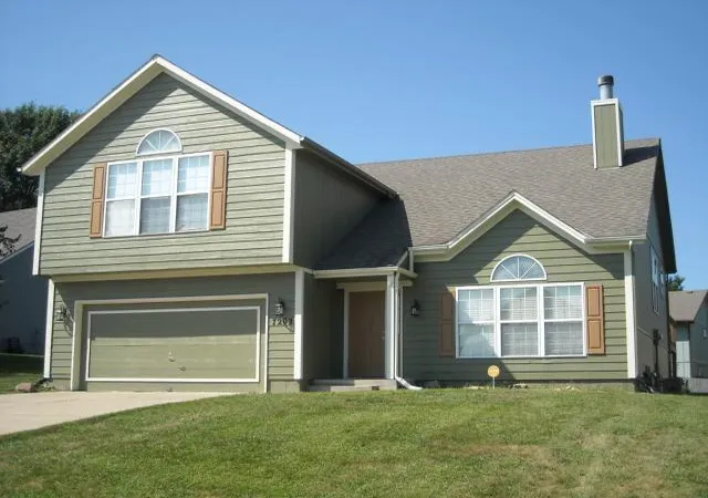 Photo 1 of Sale Pending at 7203 E 133rd Circle, Grandview, MO 64030 | MLS# 2633298 | Listing updated on 2026-08-14