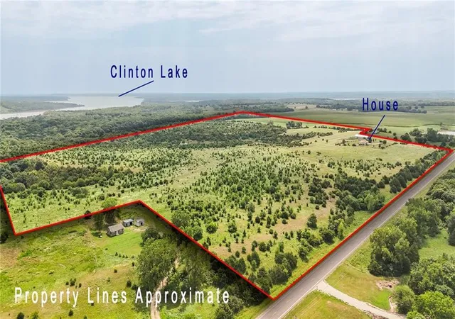 1st image of 1460 E 250 Rd, Lecompton, KS 66050 | MLS# 2633304