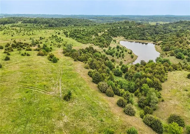 5th image of 1460 E 250 Rd, Lecompton, KS 66050 | MLS# 2633304