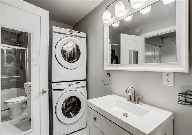 Photo 3 of Single family home for sale at 4552 N Locust St, Kansas City, MO 64116 | MLS# 2633307 | Listing updated on 2026-09-26
