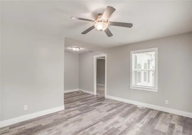 Photo 4 of Single family home for sale at 4552 N Locust St, Kansas City, MO 64116 | MLS# 2633307 | Listing updated on 2026-08-25