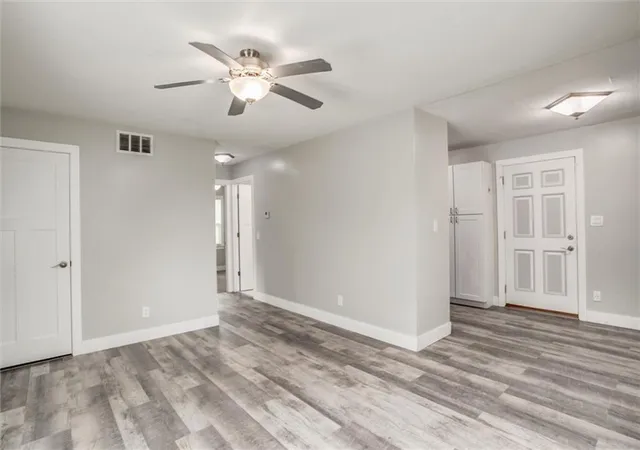 Photo 5 of Single family home for sale at 4552 N Locust St, Kansas City, MO 64116 | MLS# 2633307 | Listing updated on 2026-08-25