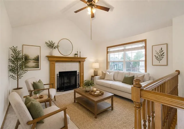 Photo 3 of Single family home for sale at 208 Hampton Dr, Smithville, MO 64089 | MLS# 2633309 | Listing updated on 2026-10-01