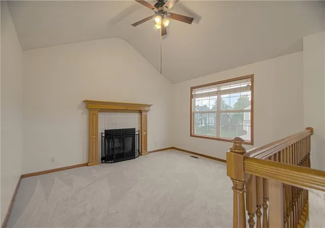 Photo 3 of Single family home for sale at 208 Hampton Dr, Smithville, MO 64089 | MLS# 2633309 | Listing updated on 2026-10-01