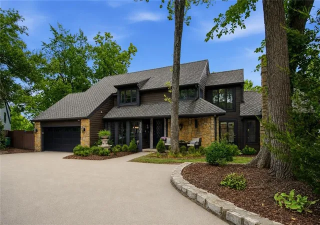Photo 1 of Sale Pending at 3505 Shawnee Mission Pkwy, Fairway, KS 66205 | MLS# 2633313 | Listing updated on 2026-08-09