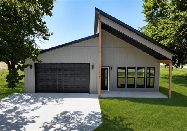 Photo 1 of Single family home for sale at 1616 E 20th Street, Pittsburg, KS 66762 | MLS# 2633328 | Listing updated on 2026-08-31