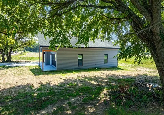 Photo 4 of Single family home for sale at 1616 E 20th Street, Pittsburg, KS 66762 | MLS# 2633328 | Listing updated on 2026-08-31