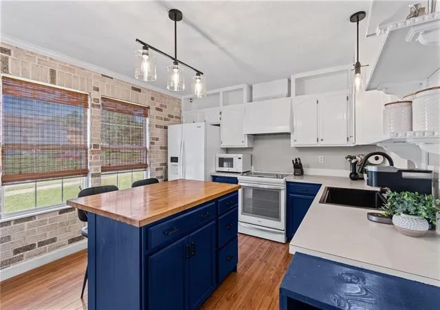 Photo 3 of Sale Pending at 20209 E 17th Street Ct N, Independence, MO 64056 | MLS# 2633341 | Listing updated on 2026-09-13