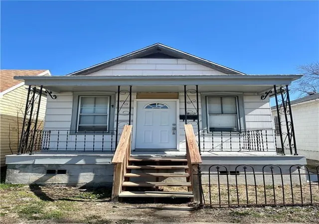Photo 1 of Single family home for sale at 905 S 22nd Street, Saint Joseph, MO 64507 | MLS# 2633351 | Listing updated on 2026-07-28