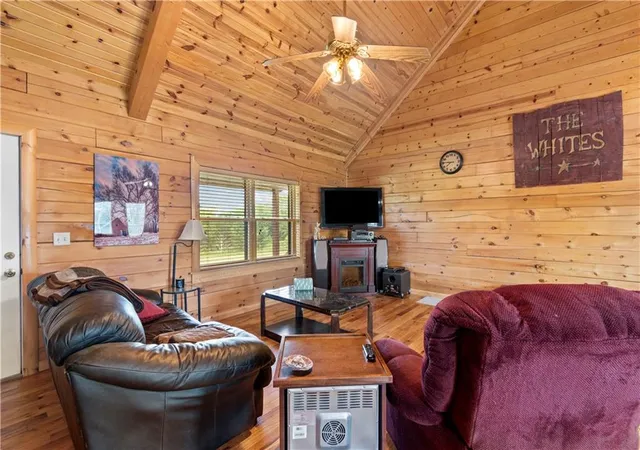Photo 4 of Single family home for sale at 33829 280th Street, Hamilton, MO 64644 | MLS# 2633356 | Listing updated on 2026-07-27