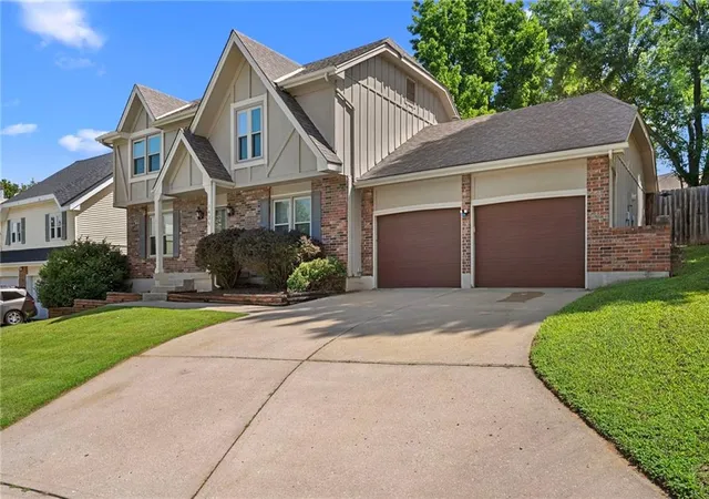 Single family home for sale at 1426 NE 83rd Street, Kansas City, MO 64118 | MLS# 2633365