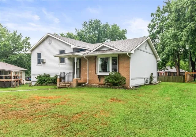 1st image of 703 E Maple St, Archie, MO 64725 | MLS# 2633369