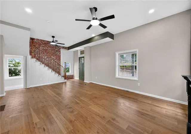 Photo 2 of Single family home for sale at 528 Park Ave, Kansas City, MO 64124 | MLS# 2633373 | Listing updated on 2026-08-27