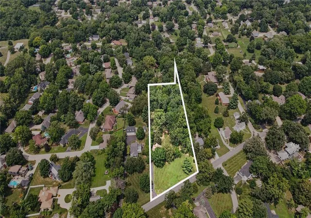 Photo 3 of Single family home for sale at 2705 Lovers Ln, Saint Joseph, MO 64506 | MLS# 2633378 | Listing updated on 2026-09-01